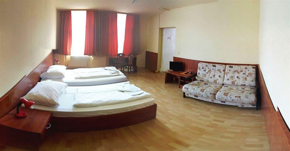 In Hernals Hotel 2*